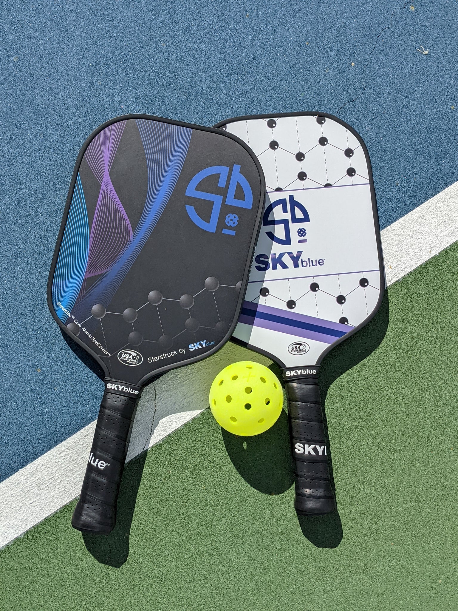 What are the 3 main benefits of Carbon Fiber in a pickleball paddle face?