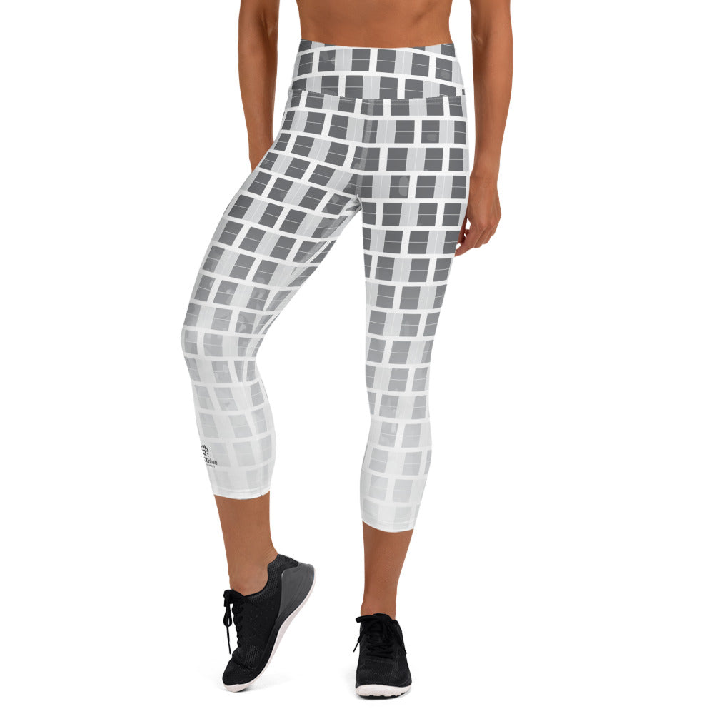 "I Campi da Pickleball©" Reverse Ombre Camouflage High Waisted Capris – a vibrant kaleidoscope of 15 shades of gray on a white background