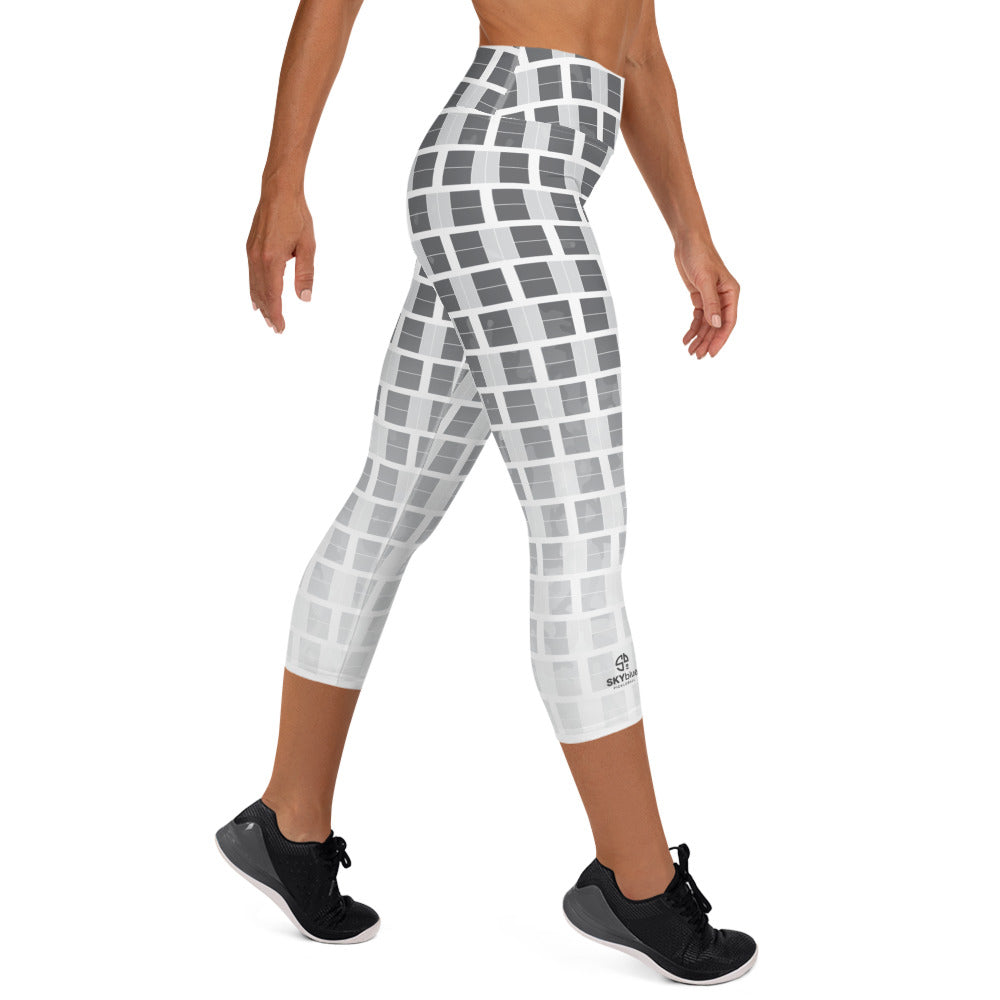 "I Campi da Pickleball©" Reverse Ombre Camouflage High Waisted Capris – a vibrant kaleidoscope of 15 shades of gray on a white background